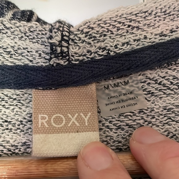 Lightweight Roxy hoodie - Picture 2 of 4